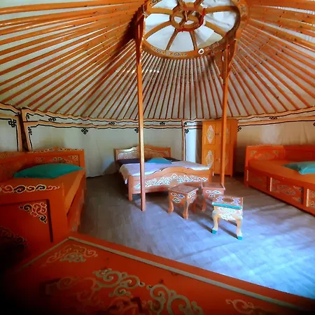 Yourtes Corse Le Pre Aux Biches