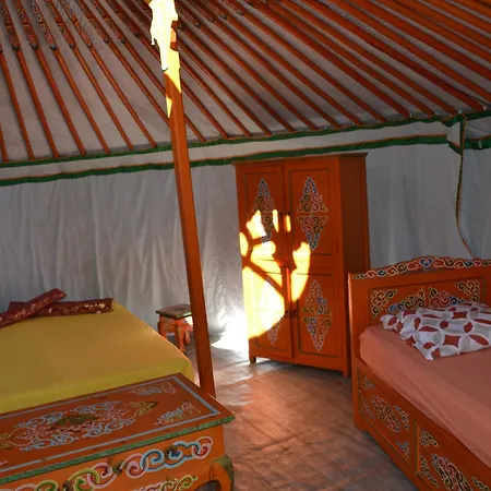 Yourtes Corse Le Pre Aux Biches Zonza